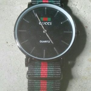 New Vintage Gucci Red Green Quartz Watch